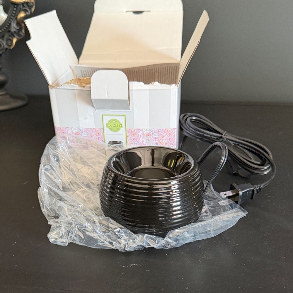 Scentsy Black Wax Warmer